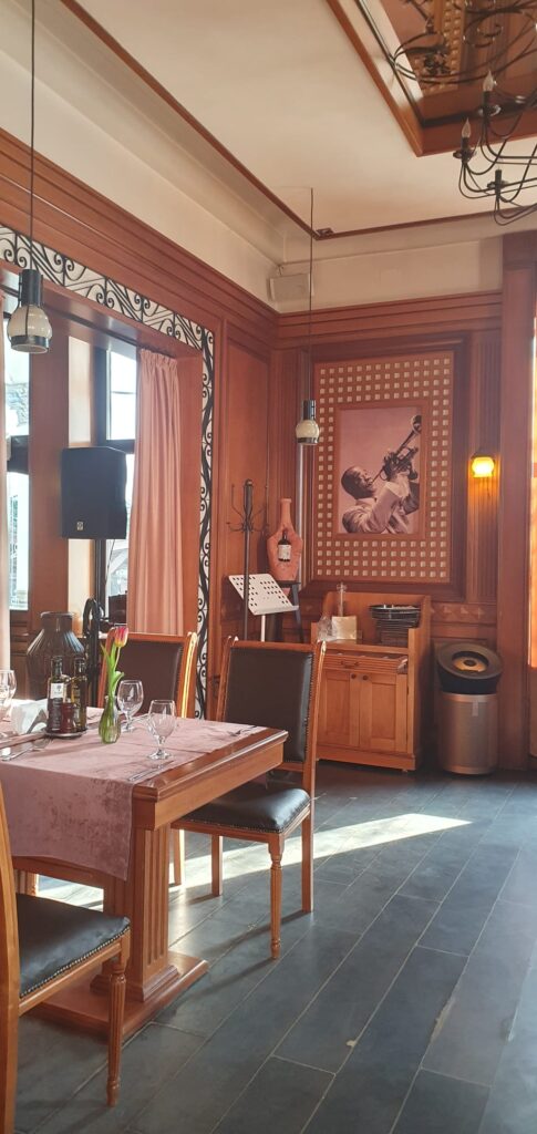 Coltul muzical Restaurant Epoca